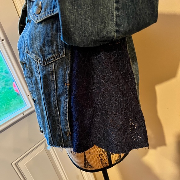 Free people Oversized Lace Paneled Denim Jacket Cropped Frayed Hem SZ Small Blue - Picture 11 of 15